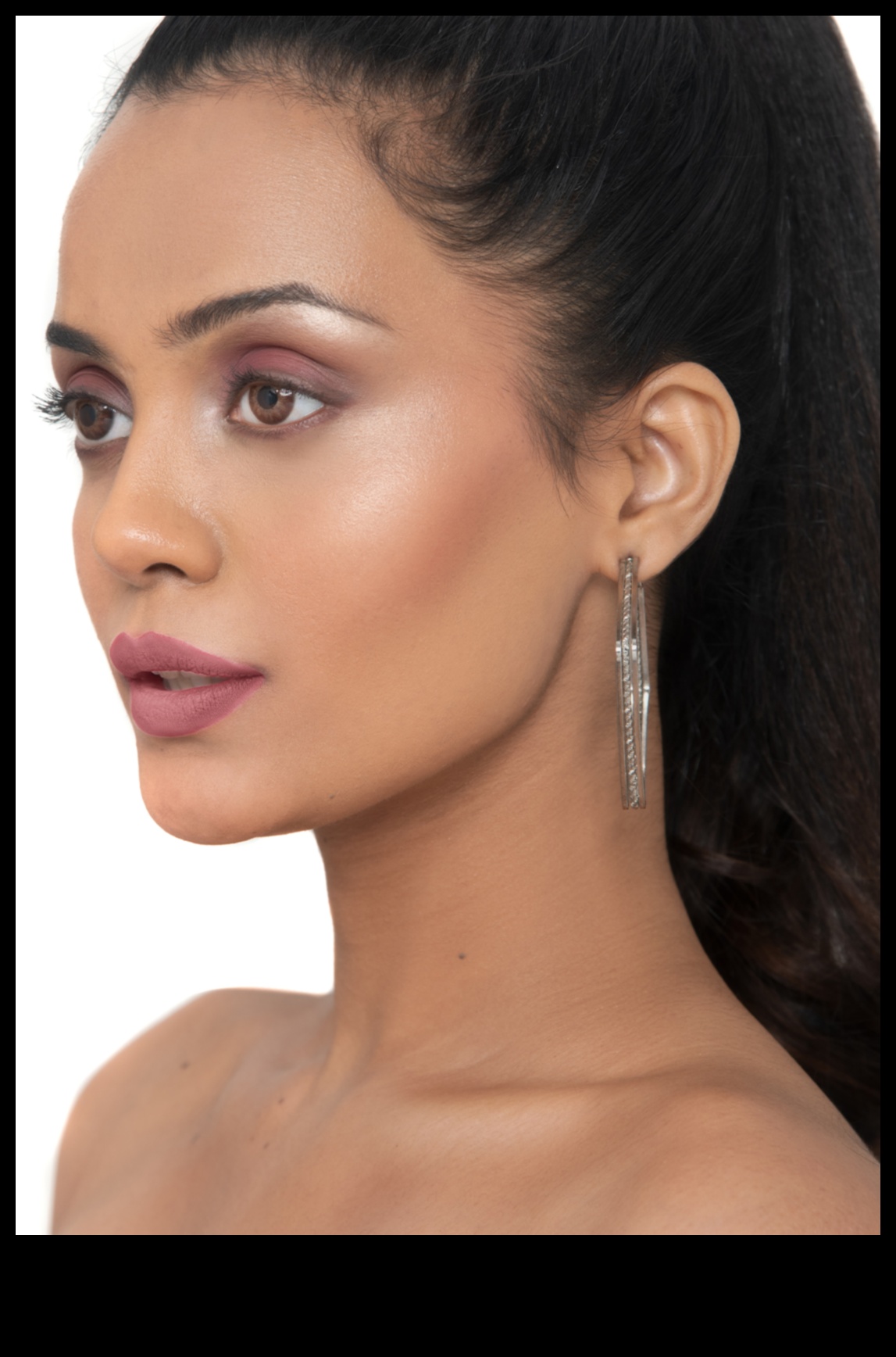 Sunkissed Secrets Πώς να επιτύχετε μια φυσικά μαυρισμένη εμφάνιση με το Bronzer 3 Sunkissed Secrets: Επιτυγχάνοντας μια φυσικά μαυρισμένη εμφάνιση με Bronzer